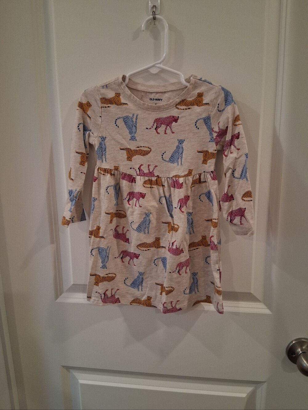 Old Navy Beige Long-Sleeve Dress with Pink, Blue, and Gold Leopard Print Size 2T